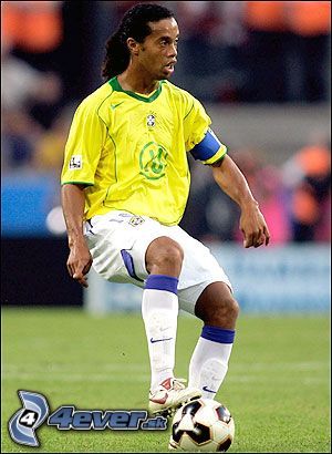 [obrazky.4ever.sk] ronaldinho, futbal 6358982.jpg